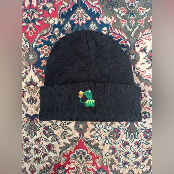 Kermit the Frog sipping tea beanie - Picture 2 of 2